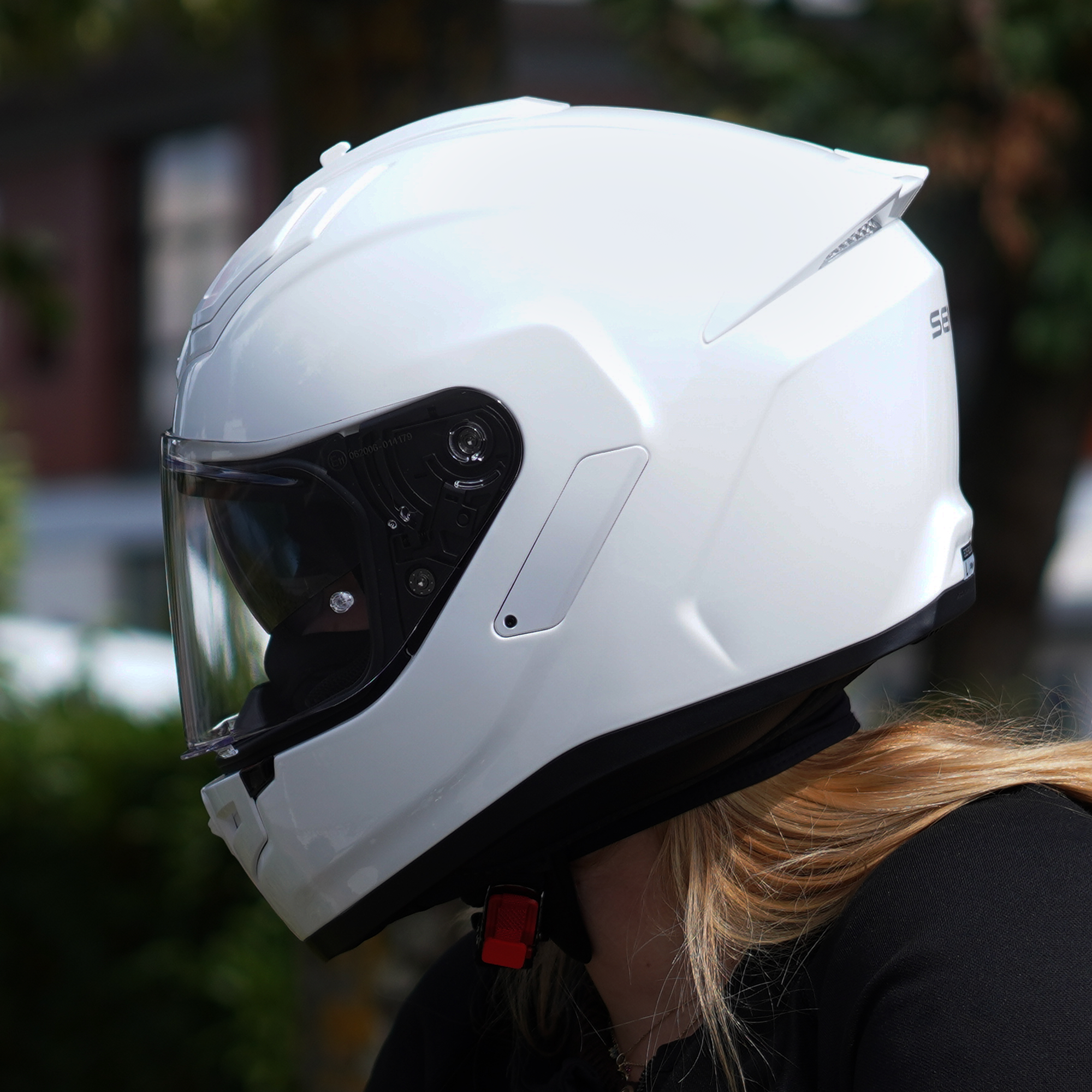 PHANTOM UNPLUGGED Full-face Premium Motorcycle Helmet with Fiberglass Composite Shell